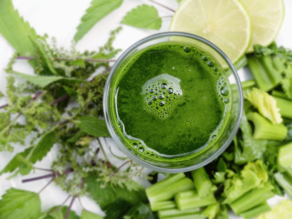 celery juice without the fiber, it is the best juice to drink for high blood pressure
