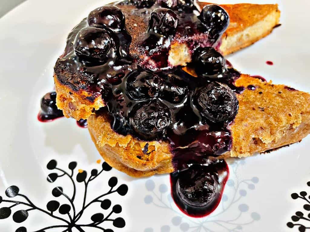 French toast vegan topped with blueberries